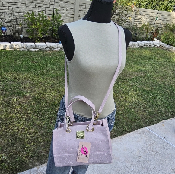 BETSEY JOHNSON LIGHT PINK EMBOSSED LOGO LUV BETSEY SATCHEL w/GROMMETS - Picture 5 of 6